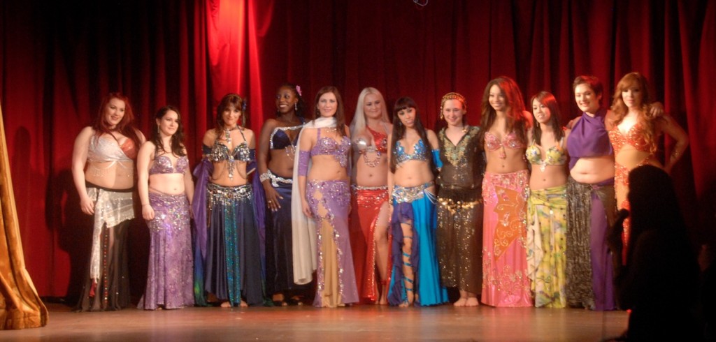 Les douze danseuses qui ont participé au concours.