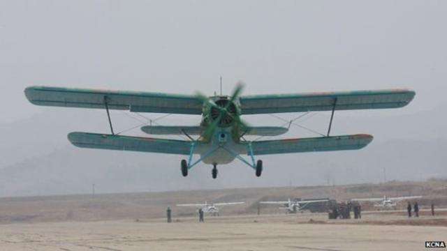 Un avion nord-coréen peut en bleu