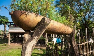 Une bombe transformée en jardinière