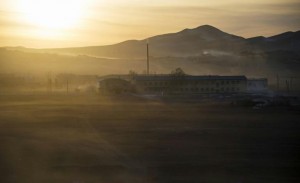 L'école d'Altanbulag au lever du jour, le 13 février 2015