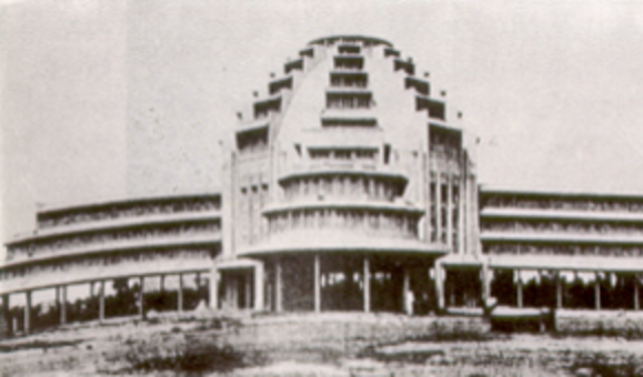 Le marché central (Psa Thom Thmey) à la fin de sa construction en 1937.