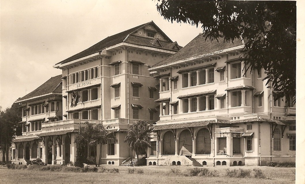 Le palais royal en 1952.