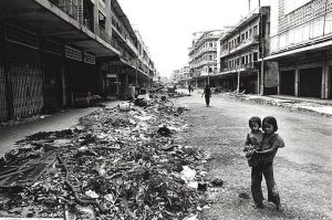 Une rue de Phnom Penh en 1979, après l'instauration du régime khmer rouge.